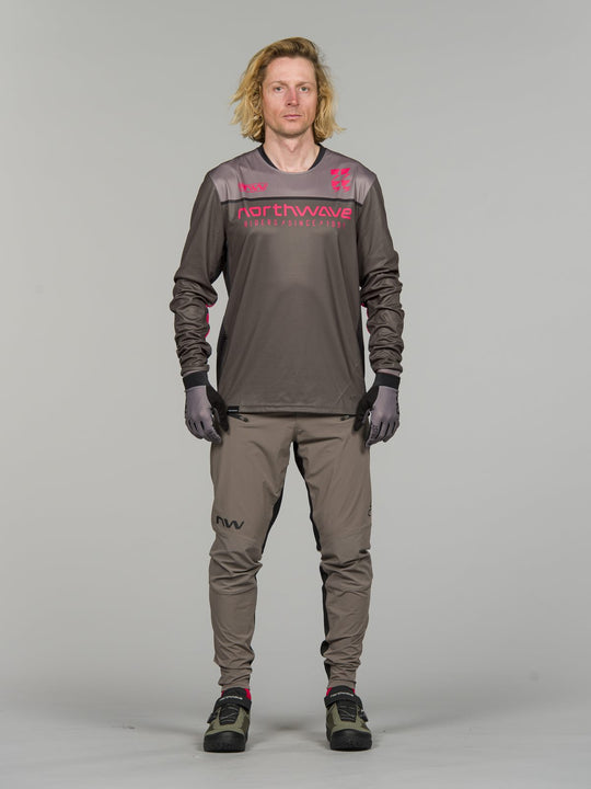 Spodnie rowerowe NORTHWAVE Bomb Long Pant beżowy
Spodnie rowerowe NORTHWAVE Bomb Long Pant beżowy