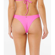 Dół od bikini damski RIP CURL Premium Surf Hi Leg Skimpy różowe
Dół od bikini damski RIP CURL Premium Surf Hi Leg Skimpy różowe