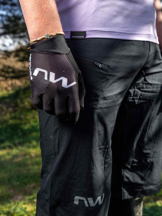 Spodenki rowerowe NORTHWAVE Bomb Baggy czarny - Adventure Sports
Spodenki rowerowe NORTHWAVE Bomb Baggy czarny - Adventure Sports