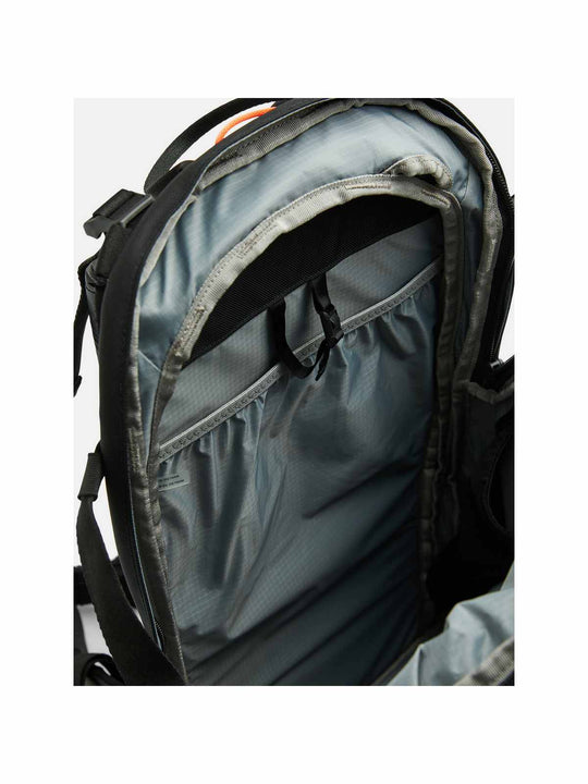 Plecak PEAK PERFORMANCE Vertical Ski Backpack 20L czarny
Plecak PEAK PERFORMANCE Vertical Ski Backpack 20L czarny
