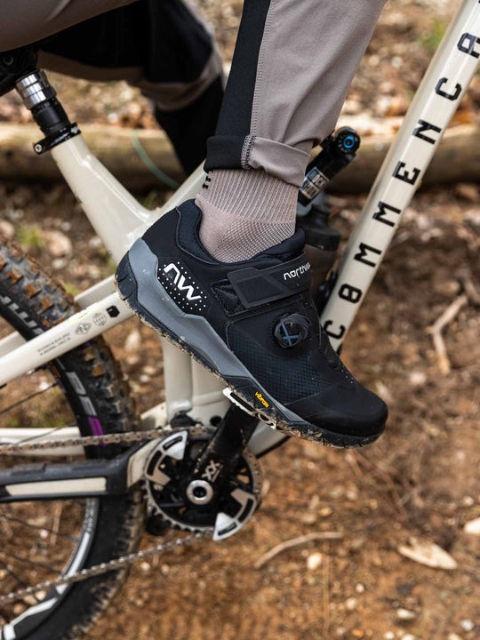 Buty rowerowe NORTHWAVE OVERLAND PLUS - czarny - Adventure Sports
Buty rowerowe NORTHWAVE OVERLAND PLUS - czarny - Adventure Sports