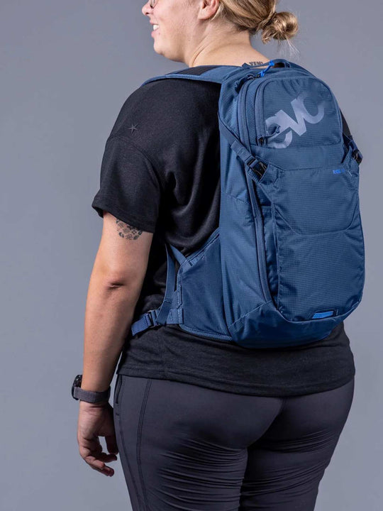 Plecak rowerowy EVOC Ride 12 + bukłak Hydration 2 denim
Plecak rowerowy EVOC Ride 12 + bukłak Hydration 2 denim