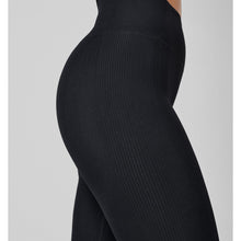 Legginsy damskie bezszwowe CASALL Multi Rib Seamless High Waist Tights czarny
Legginsy damskie bezszwowe CASALL Multi Rib Seamless High Waist Tights czarny