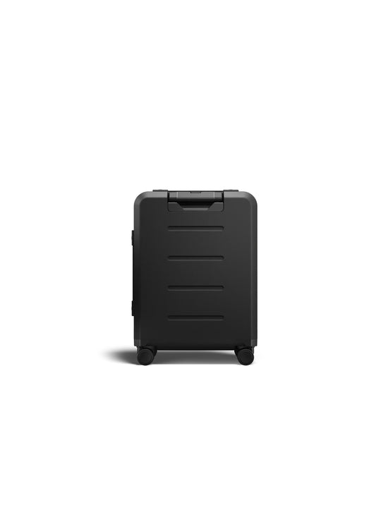 Walizka Db™ Ramverk Pro Front-access Carry-on czarny
Walizka Db™ Ramverk Pro Front-access Carry-on czarny