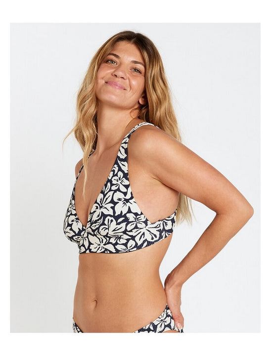 Stanik kąpielowy RIP CURL Las Flores Revo Halter granatowy
Stanik kąpielowy RIP CURL Las Flores Revo Halter granatowy