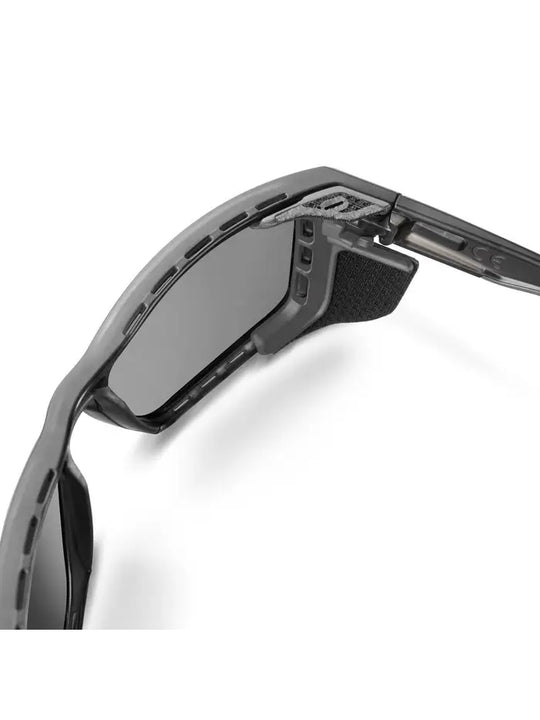 Okulary górskie polaryzacyjne Julbo Shield - czarny | Polarized cat 3 Cf - L - Adventure Sports
Okulary górskie polaryzacyjne Julbo Shield - czarny | Polarized cat 3 Cf - L - Adventure Sports