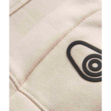 Bluza kangurka damska SAIL RACING W Gale Logo Hood Beżowy - Adventure Sports
Bluza kangurka damska SAIL RACING W Gale Logo Hood Beżowy - Adventure Sports