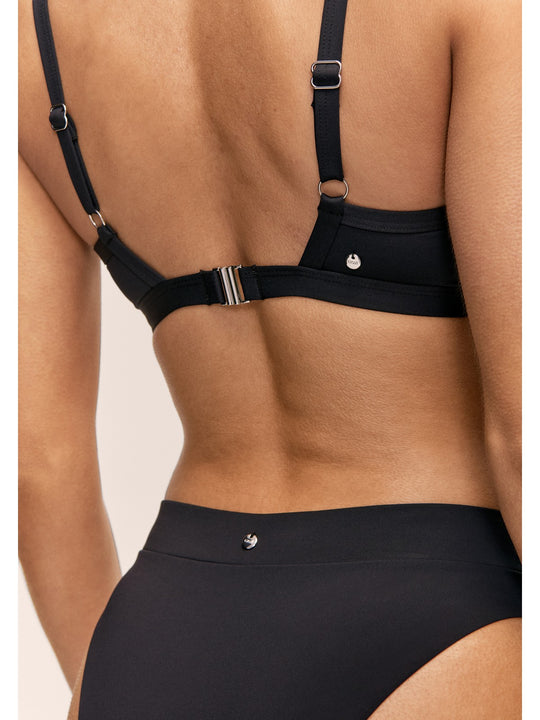 Stanik kąpielowy CASALL Overlap Bikini Top kolor czarny
Stanik kąpielowy CASALL Overlap Bikini Top kolor czarny