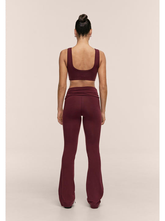 Spodnie damskie CASALL Sublime Folded Flare Pants kolor bordowy
Spodnie damskie CASALL Sublime Folded Flare Pants kolor bordowy