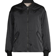 Kurtka CASALL Elevation Padded Jacket czarny
Kurtka CASALL Elevation Padded Jacket czarny