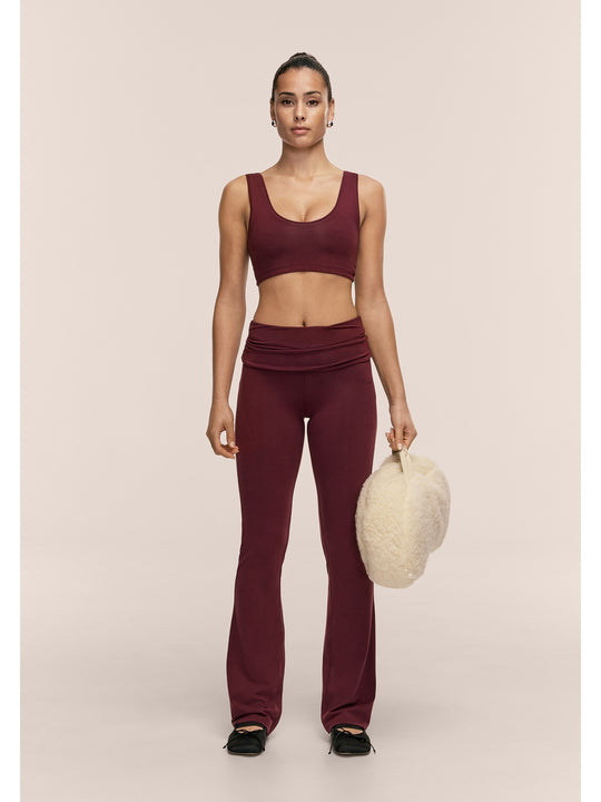 Spodnie damskie CASALL Sublime Folded Flare Pants kolor bordowy
Spodnie damskie CASALL Sublime Folded Flare Pants kolor bordowy