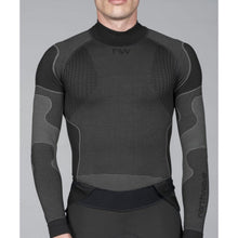 Koszulka termoaktywna NORTHWAVE High Neck Revolution Baselayer LS – Black
Koszulka termoaktywna NORTHWAVE High Neck Revolution Baselayer LS – Black