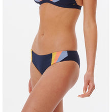 Majtki RIP CURL Melting Waves Cheeky Hipster granatowy - Stroje kąpielowe - Adventure Sports
Majtki RIP CURL Melting Waves Cheeky Hipster granatowy - Stroje kąpielowe - Adventure Sports