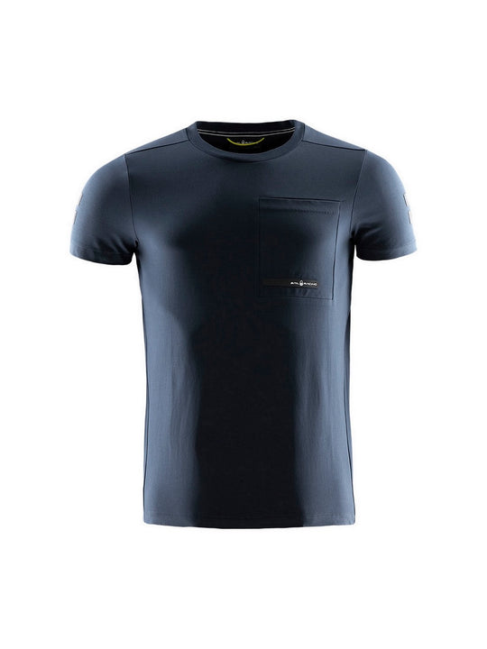 T-shirt SAIL RACING Race Pocket Tee - granatowy - Koszulka - Adventure Sports
T-shirt SAIL RACING Race Pocket Tee - granatowy - Koszulka - Adventure Sports