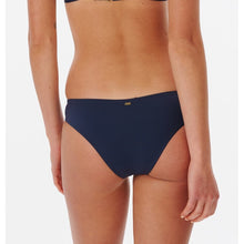 Majtki RIP CURL Melting Waves Cheeky Hipster granatowy - Stroje kąpielowe - Adventure Sports
Majtki RIP CURL Melting Waves Cheeky Hipster granatowy - Stroje kąpielowe - Adventure Sports