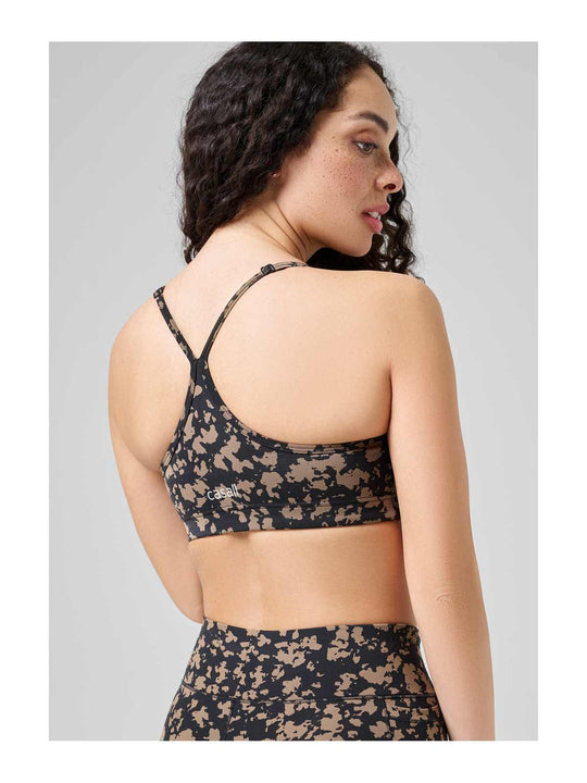 Stanik treningowy CASALL Strappy Sports Bra brązowy - Top - Adventure
Stanik treningowy CASALL Strappy Sports Bra brązowy - Top - Adventure