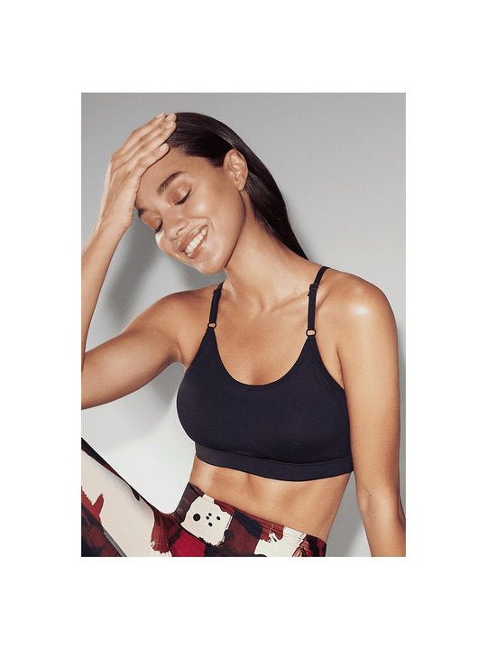 Stanik treningowy CASALL Strappy Sports Bra czarny - Top - Adventure
Stanik treningowy CASALL Strappy Sports Bra czarny - Top - Adventure