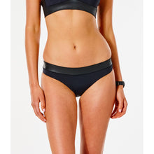 Dół Bikini RIP CURL Mirage Ultimate Good Pant - czarny - Stroje kąpielowe - Adventure Sports
Dół Bikini RIP CURL Mirage Ultimate Good Pant - czarny - Stroje kąpielowe - Adventure Sports