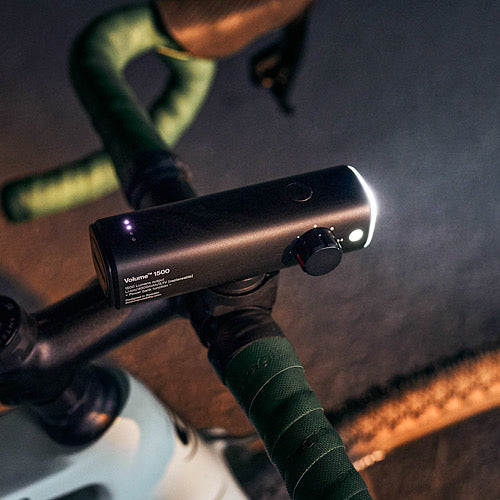 Dlaczego oświetlenie rowerowe jest kluczowe nawet w dzień? Nowoczesne technologie dla rowerzystów