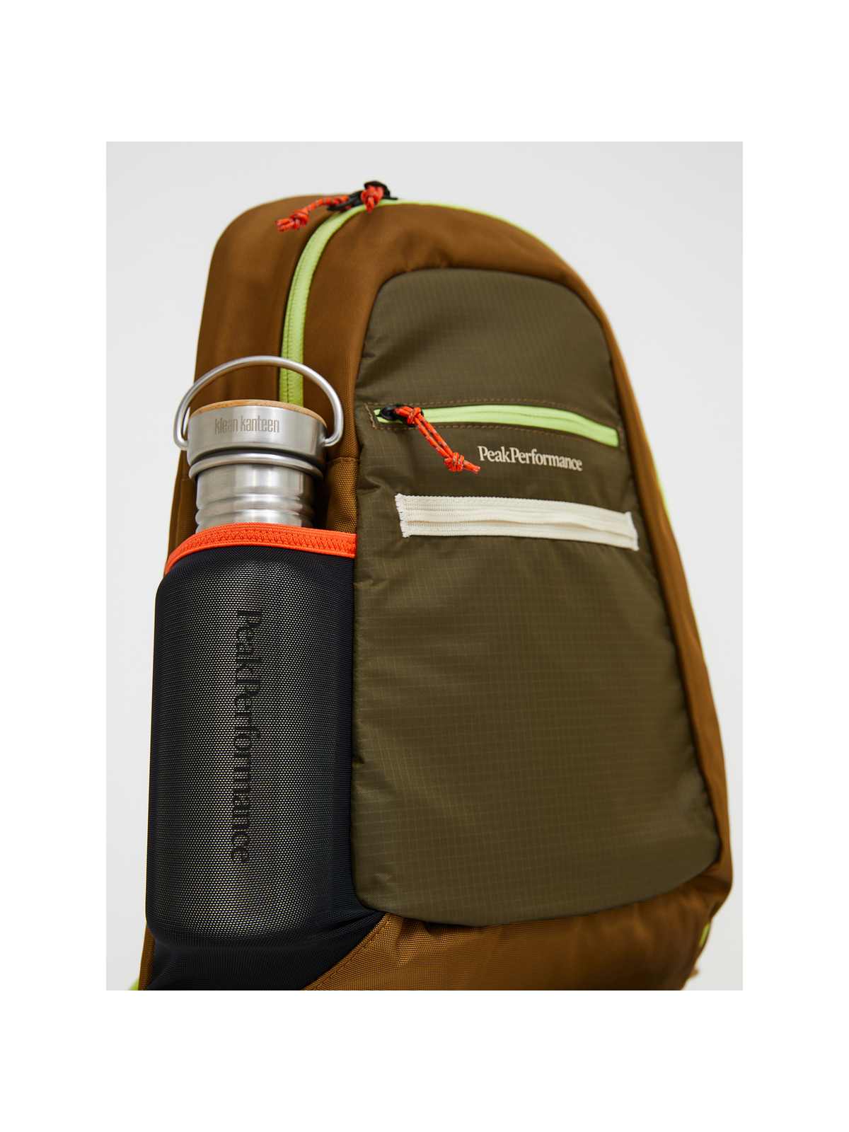 Torba PEAK PERFORMANCE Outdoor Crossbody Bag brązowy
