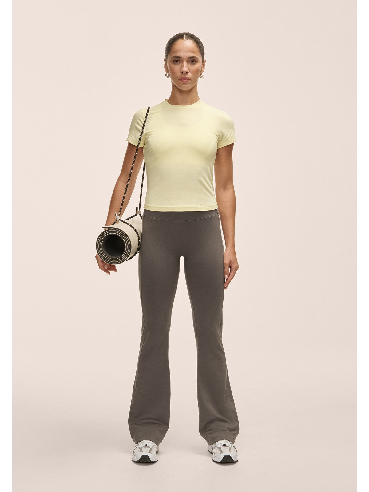 Spodnie damskie Casall Soft Touch Flared Pants szary