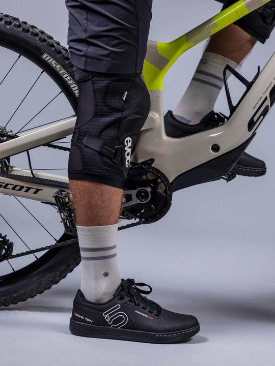 Ochraniacze na kolana EVOC Knee Prot Ls Flex Enduro black
