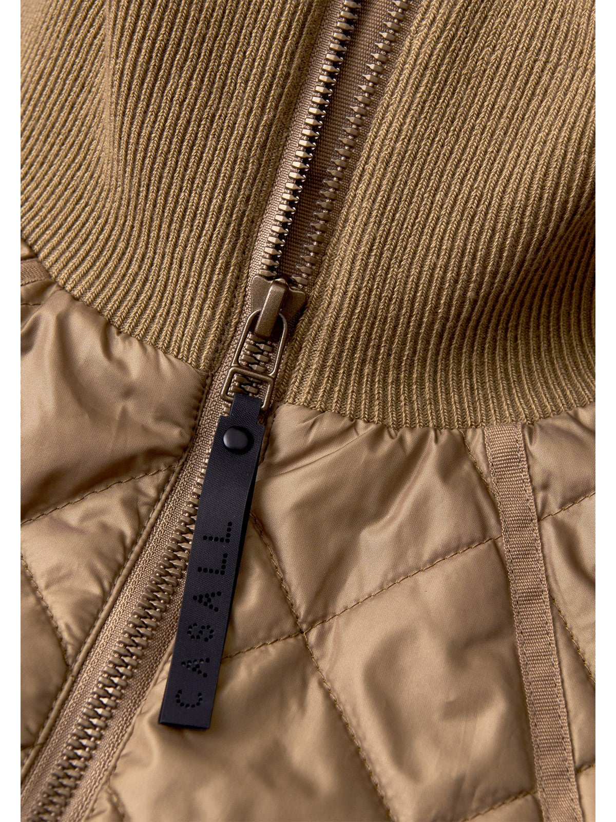 Kurtka damska CASALL Nordic Quilted Jacket kolor brązowy