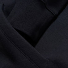 Bluza kangurka Sail Racing BOWMAN LOGO HOOO czarna
