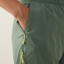 Szorty HAGLÖFS L.I.M Fuse II Shorts Women chlorophyll green
