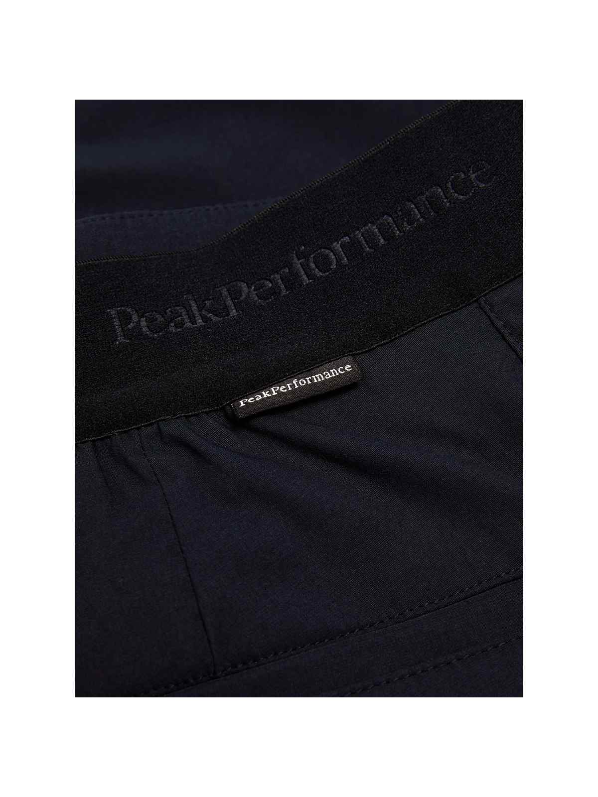adventuresports szorty-peak-performance-w-player-shorts-czarny-g80273010-050 detail