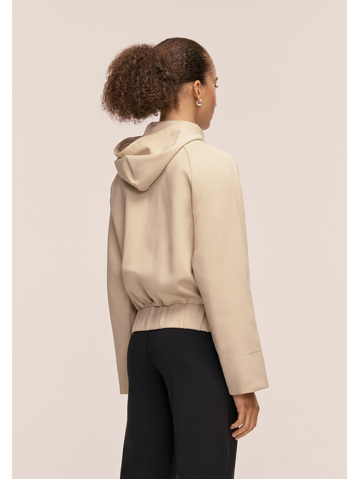 Kurtka damska CASALL Aria Zip Hoodie Jacket kolor beżowy