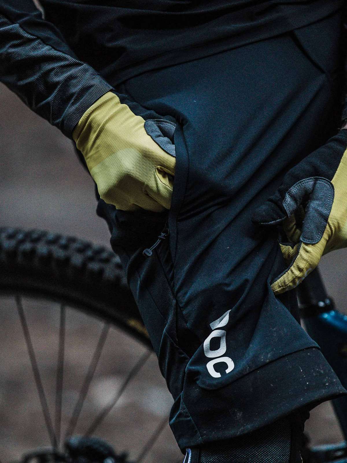 Spodenki Rowerowe POC RESISTANCE PRO DH - rowerowe - Adventure Sports