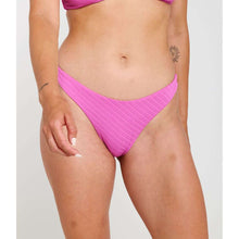 Dół od bikini damski RIP CURL Custom Rib Hi Leg Cheeky różowe
