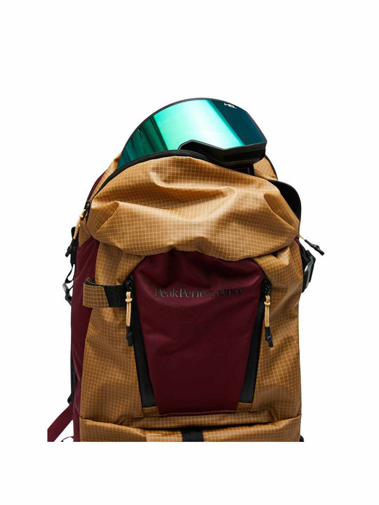 Plecak PEAK PERFORMANCE Vertical Ski Backpack 20L brązowy
