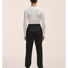 Spodnie damskie CASALL Everywhere Woven Pant kolor czarny
