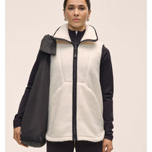 Kamizelka damska CASALL High Collar Pile Vest kolor biały
