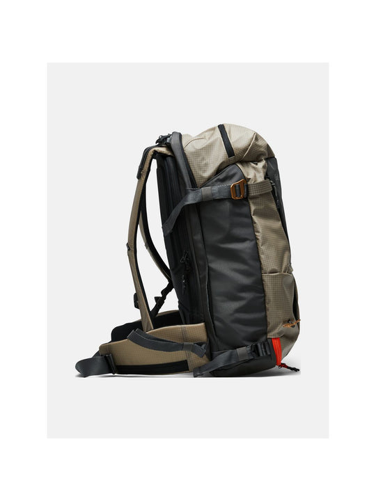 Plecak PEAK PERFORMANCE Vertical Ski Backpack 25L beżowy

