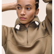 Bluza damska CASALL Easy Half Zip Sweater kolor brązowy
