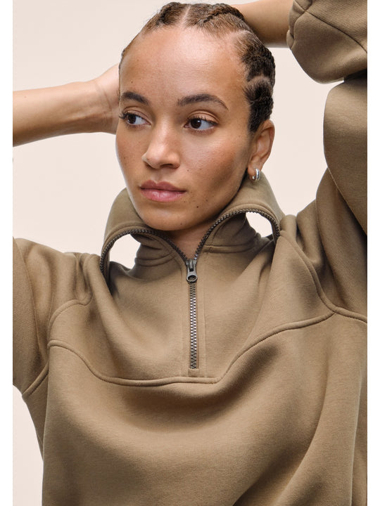 Bluza damska CASALL Easy Half Zip Sweater kolor brązowy
