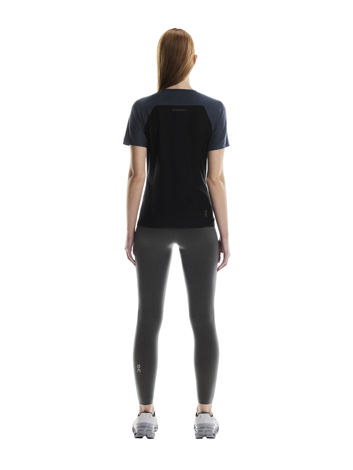 Koszulka damska do biegania On Performance-T granatowo czarny