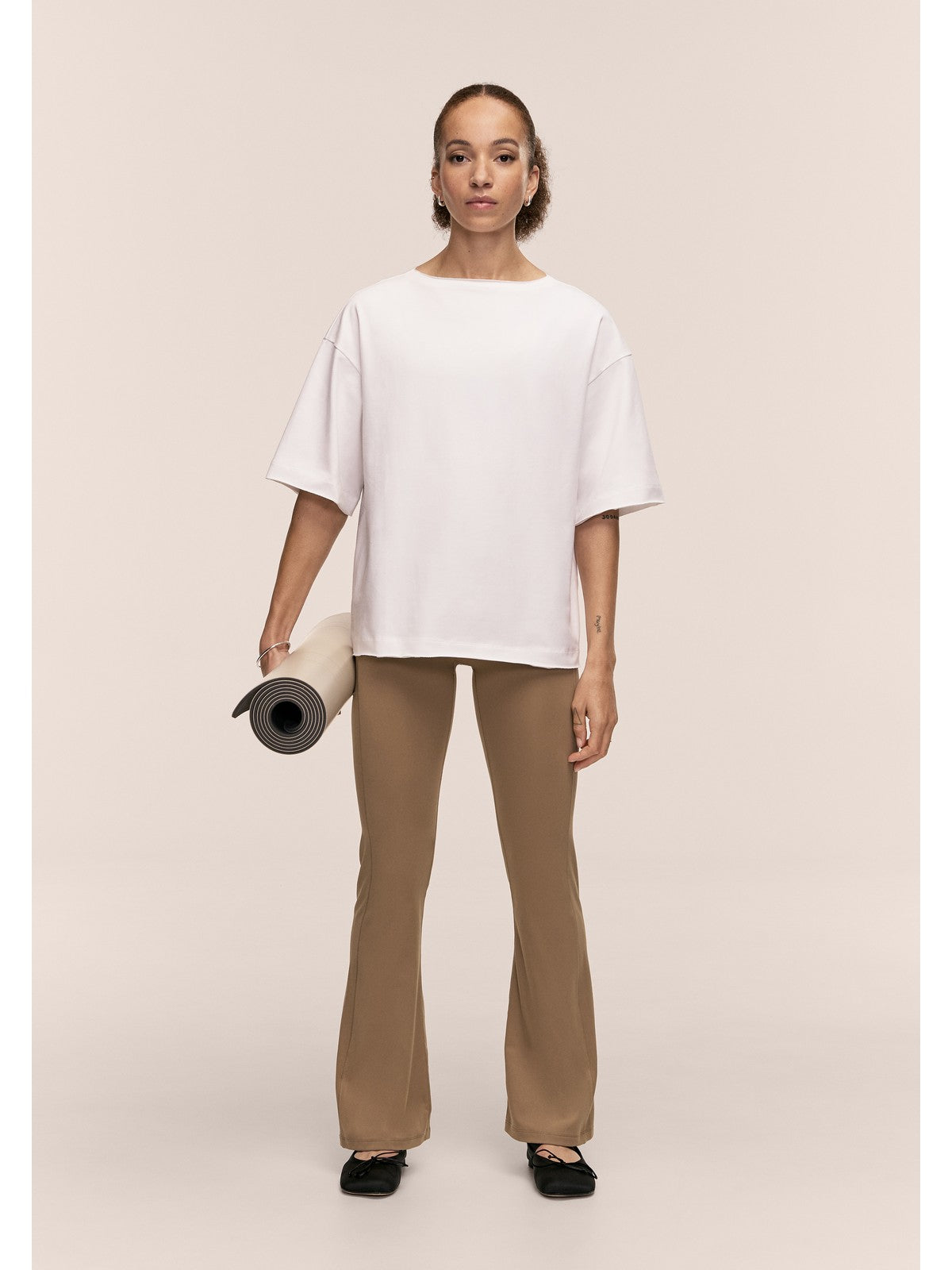 Spodnie damskie CASALL Soft Touch Flared Pants kolor zielony