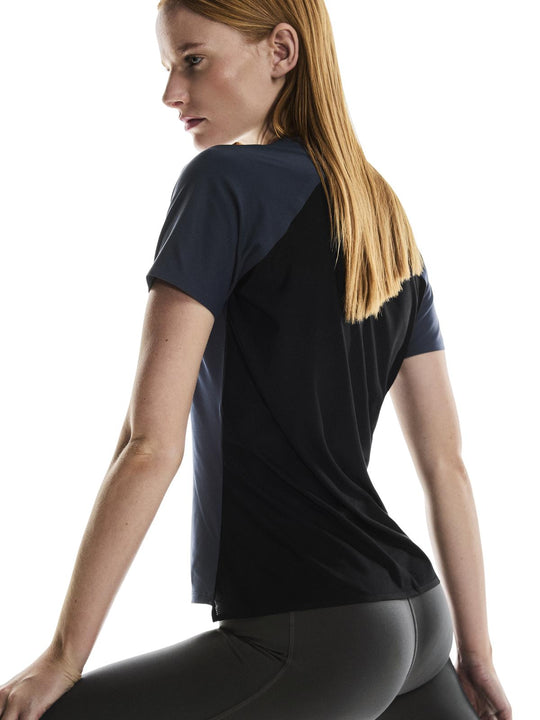 Koszulka damska do biegania On Performance-T granatowo czarny
