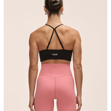 Stanik Casall Sleek Strappy Sports Bra kolor czarny
