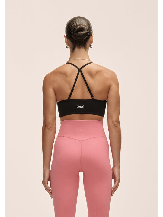 Stanik Casall Sleek Strappy Sports Bra kolor czarny
