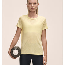 Koszulka damska Casall Soft Texture Tee żółty - Adventure Sports
