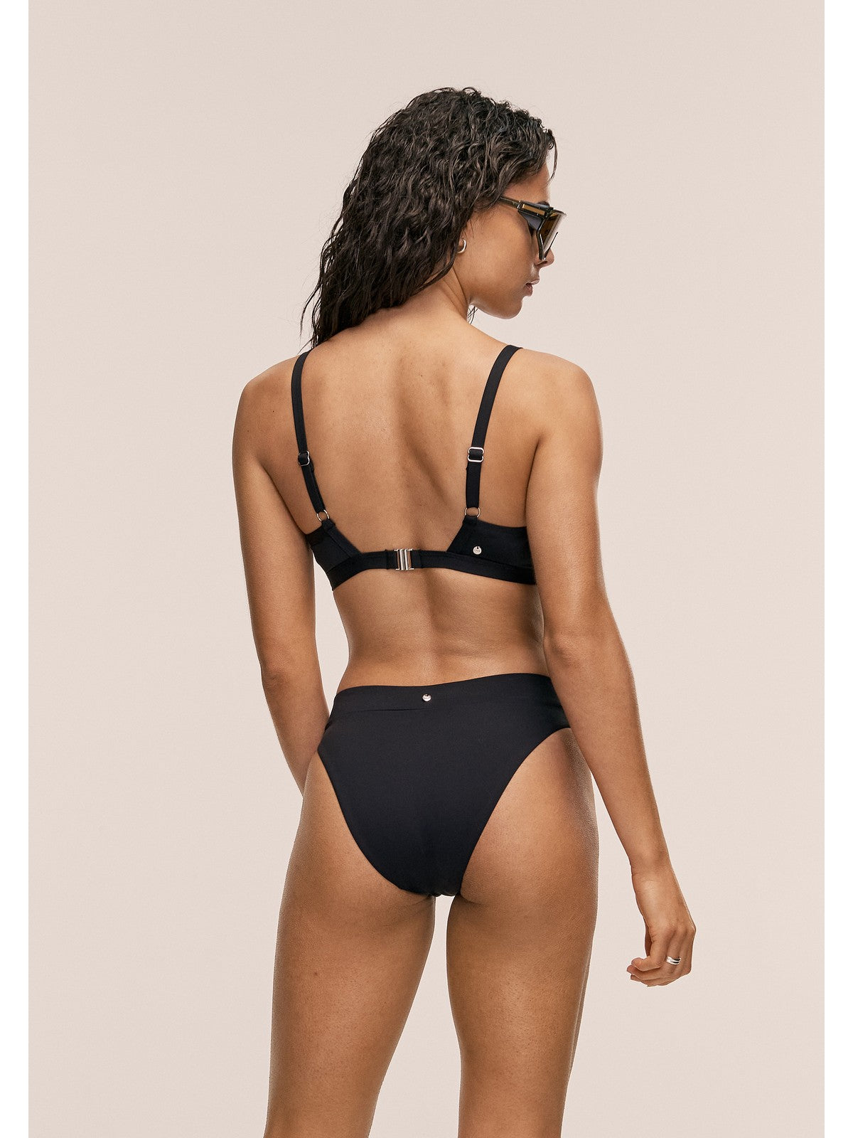 Stanik kąpielowy CASALL Overlap Bikini Top kolor czarny