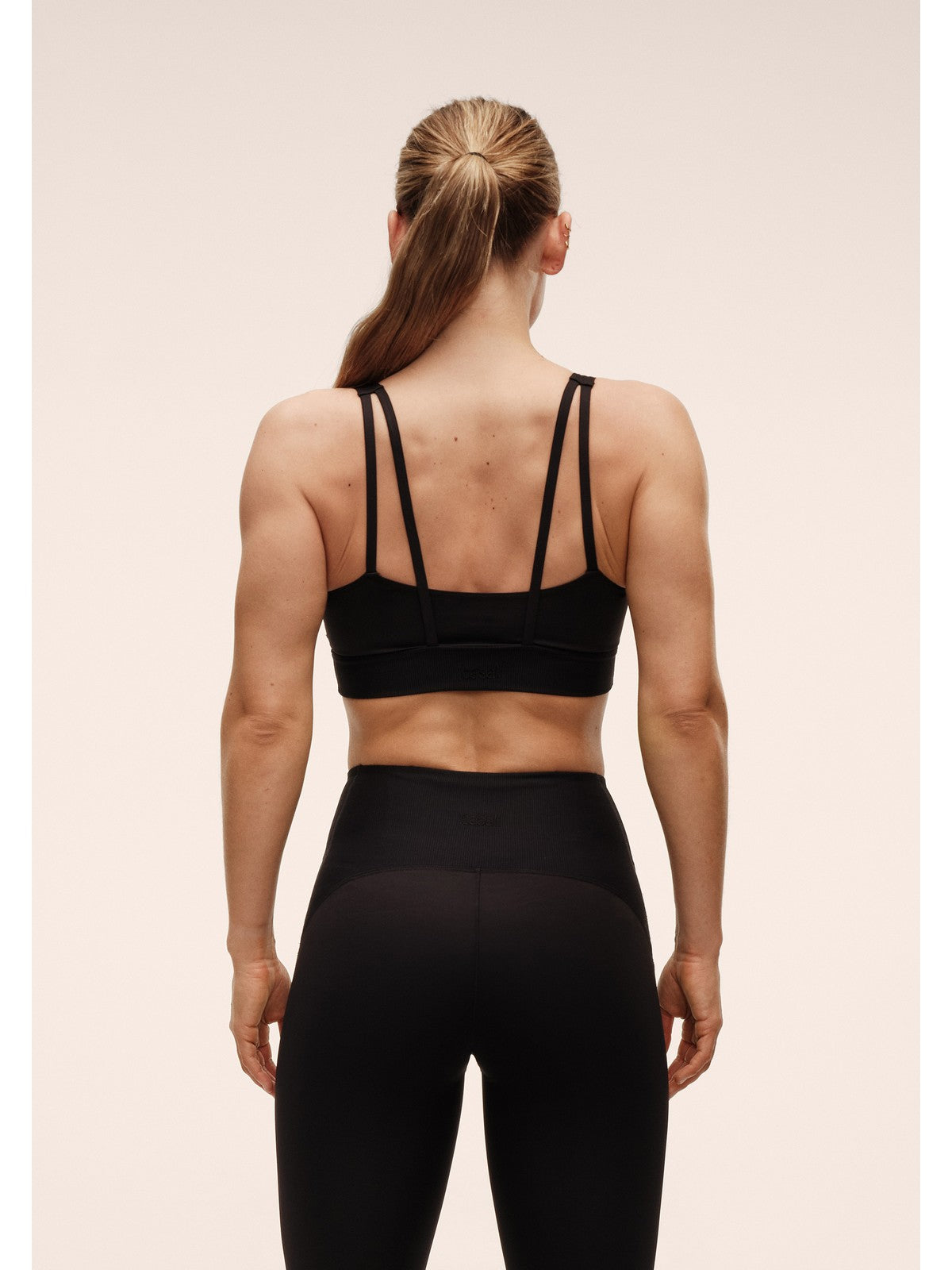 Top damski CASALL Brace Rib Top czarny