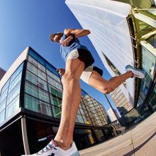 Buty do biegania ON RUNNING Cloudmonster - biały
