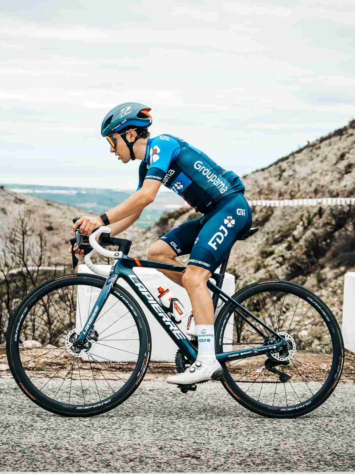 Kask rowerowy JULBO Sprint Groupama-FDJ - niebieski - Adventure Sports