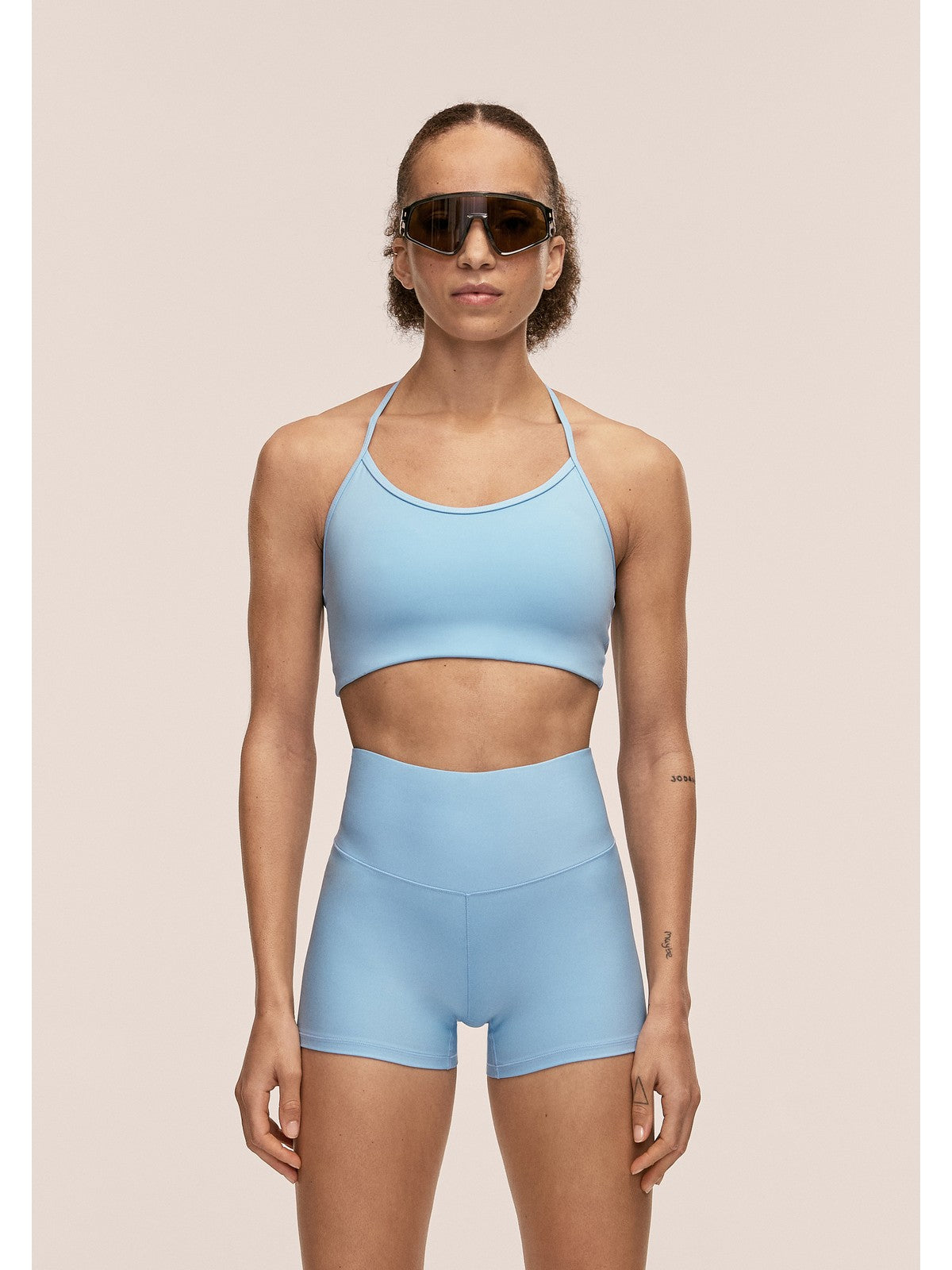 Stanik sportowy CASALL Sleek Strappy Sports Bra kolor niebieski